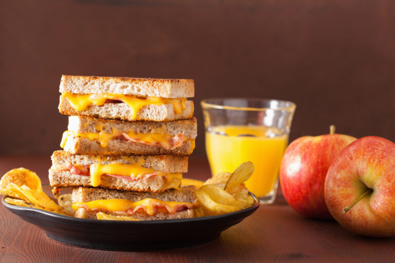 Cheddar and Apple Grilled Cheese Sandwiches recipe