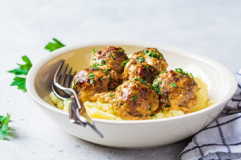 Crockpot Coq au Vin Meatballs