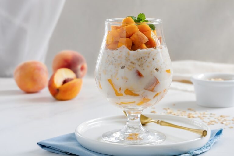 Overnight Oats with Apricots & Yogurt