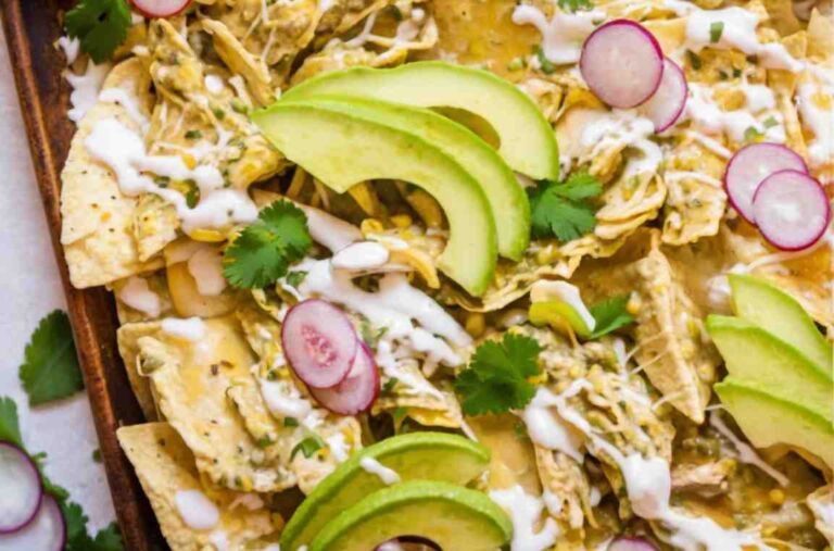 Roasted Salsa Verde Chicken Nachos