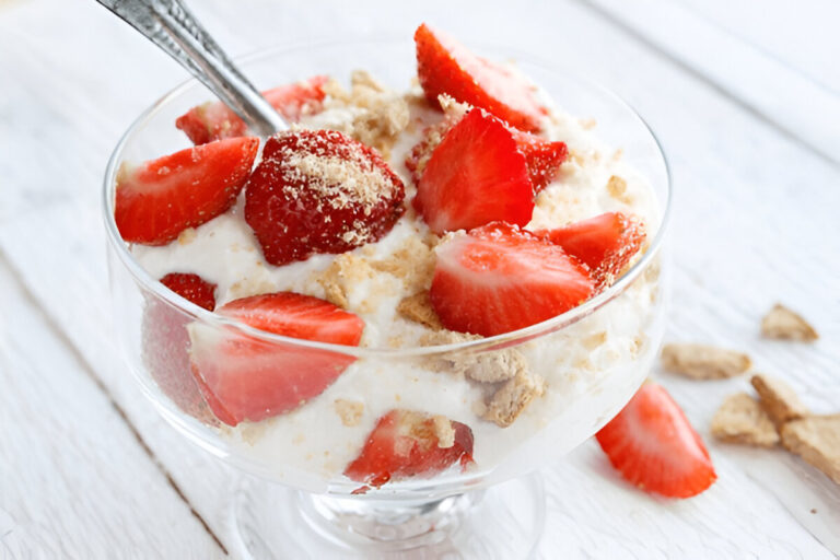 Strawberry Buttermilk Overnight Oats